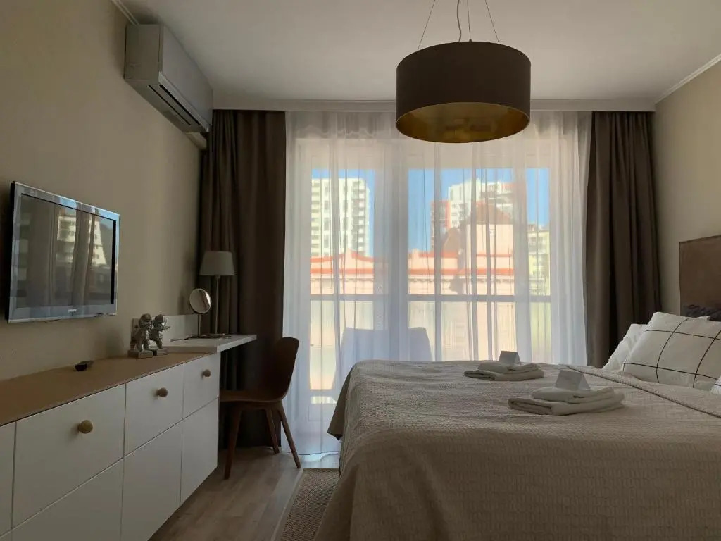 Central Point by Zoom Apartments