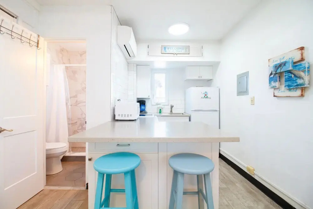 Tropic Terrace #50 - Beachfront Rental 1 Bedroom Condo by Redawning