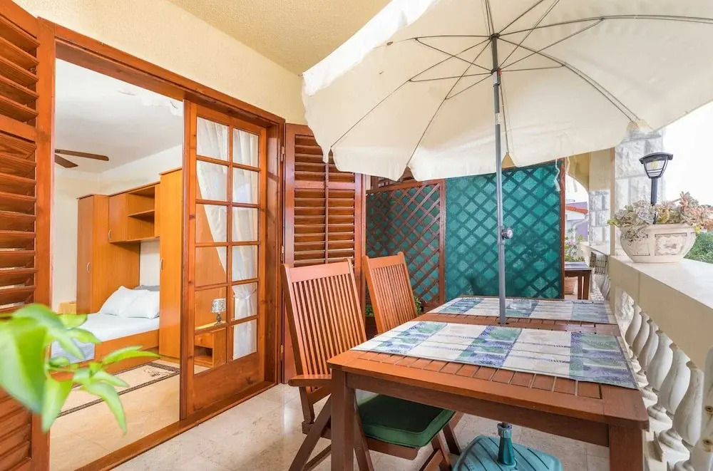 Seaside Apartment in Fazana - Two Bedrooms