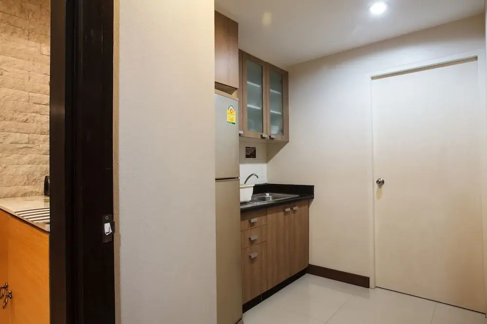 2A - 2 Bedroom Downtown Apartment With Shared Pool