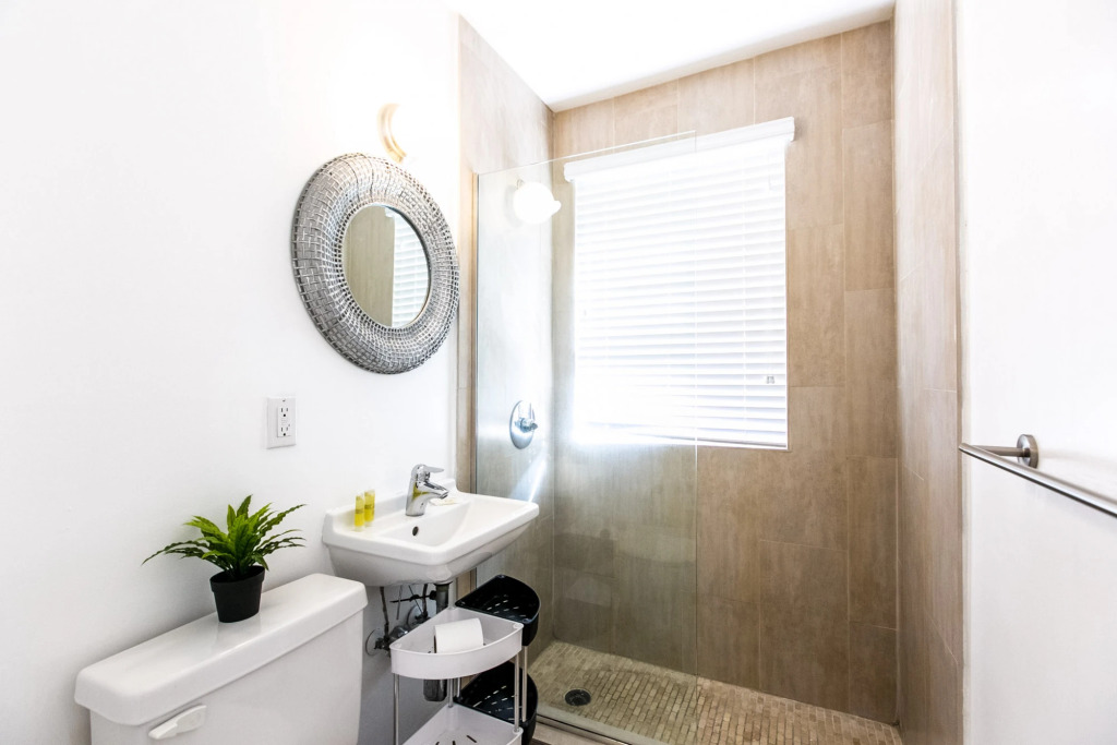 Gorgeous & Perfectly Located Apartment Sleeps 5 in the Heart of South Beach!!!