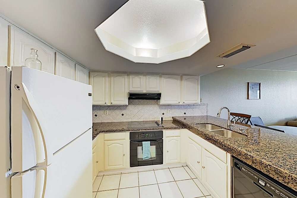 New Listing! Coastal W/ Pool - Walk To Beach 2 Bedroom Condo