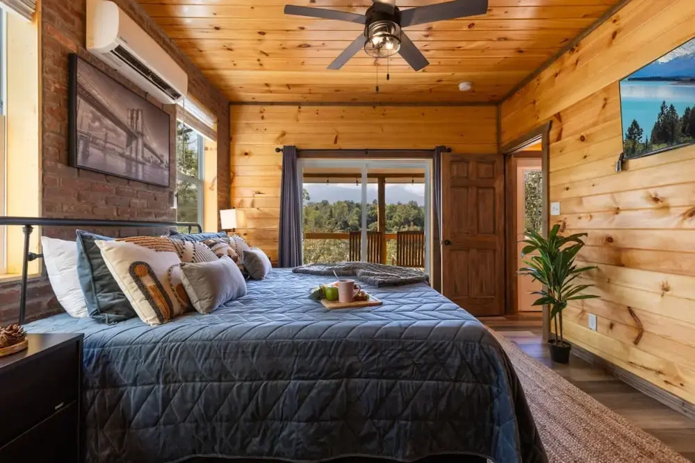 Tranquil Mountain Getaway By Ghosal Luxury Lodging