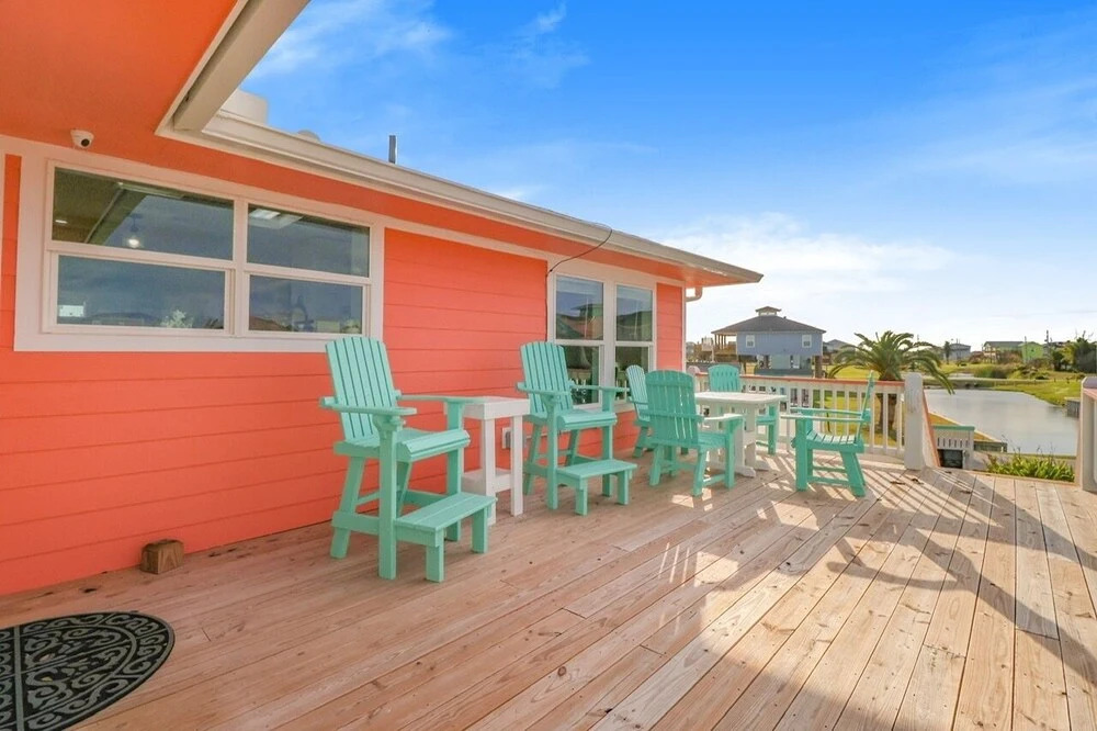 A Lil' Tipsea 4 Bedroom Home by RedAwning