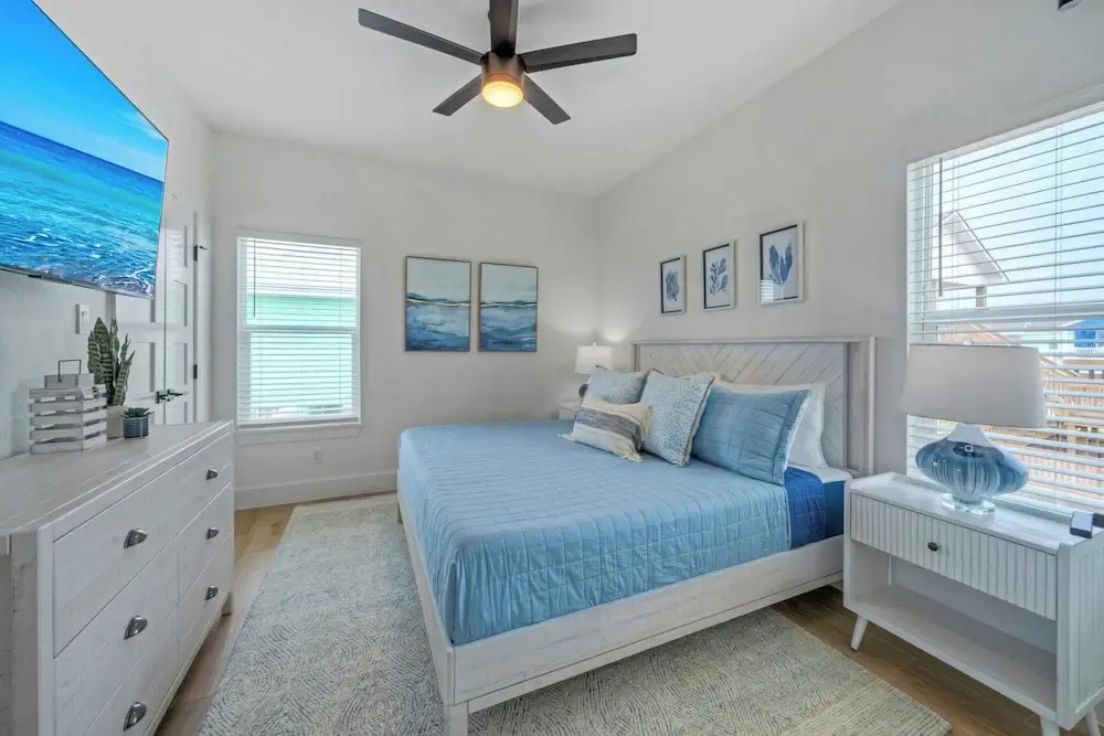 Sleeps 24 2 Homes, Priv Pool, Swing Bar, Patio Lounge Near Nature Preserve