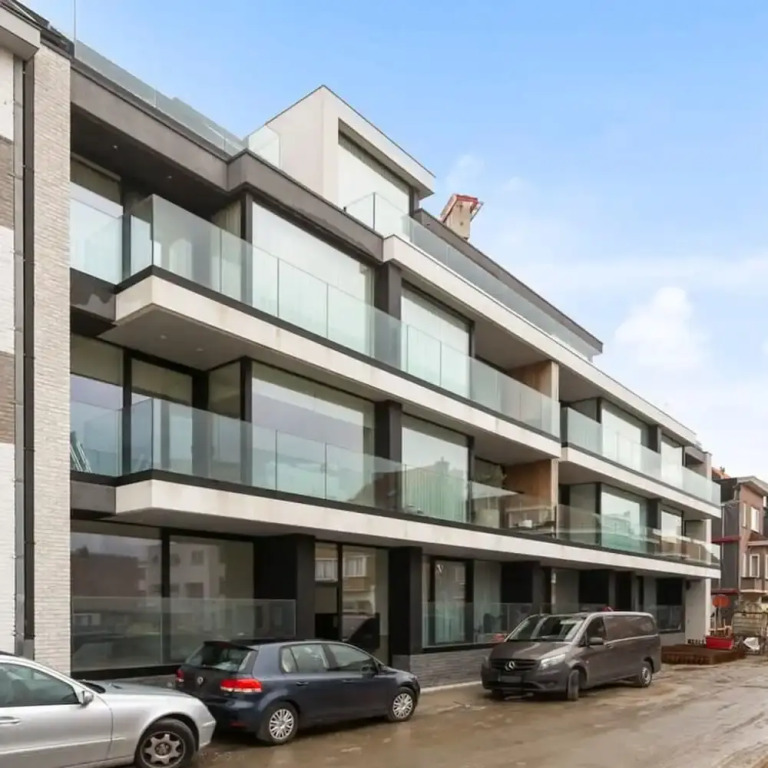 Majestic new Penthouse With 2 Parkings