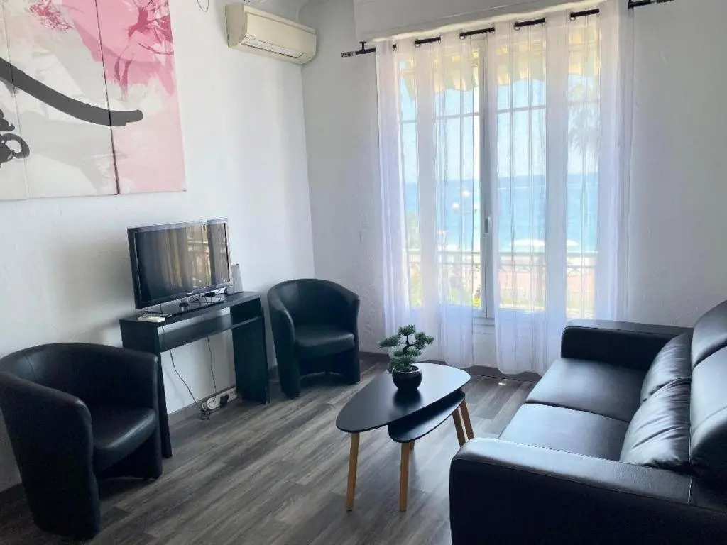 Sea Front Suite - Panoramic View with Terrace - 85 M