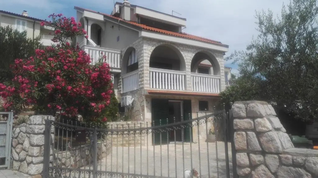 Apartmani Latin Jezera