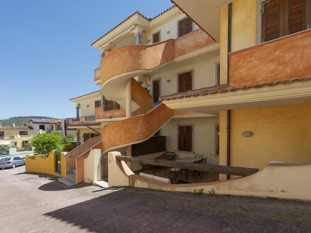 Comfortable Holiday Home in Lu Bagnu Near Seabeach