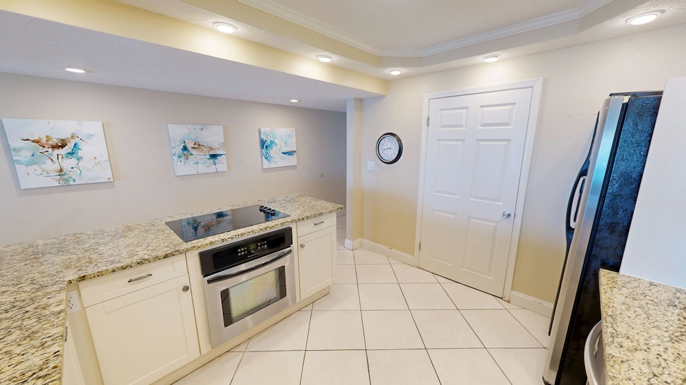Shoreline Towers 2063 2 Bedroom Condo
