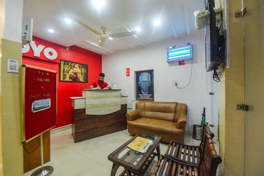 OYO 10566 Hotel Shanti Guest House