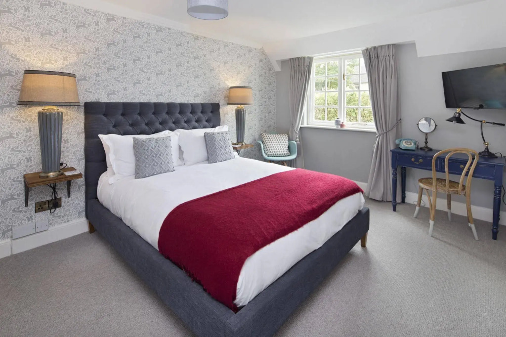 The Sheep on Sheep Street Hotel