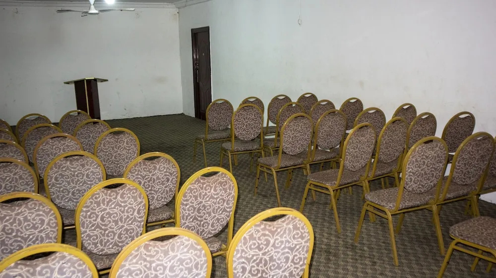 Gulf Suites Hotel
