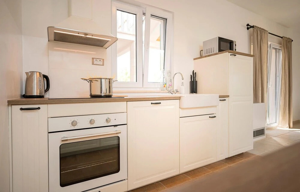 Stunning Home in Stari Grad With Outdoor Swimming Pool, Wifi and 4 Bedrooms