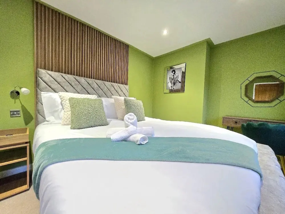 Quirky 2-Bed with Free Parking