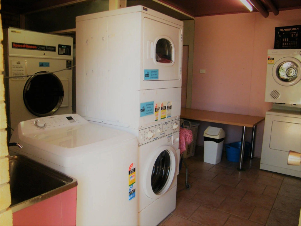 Jumbuck Motel - Oil Friendly Price