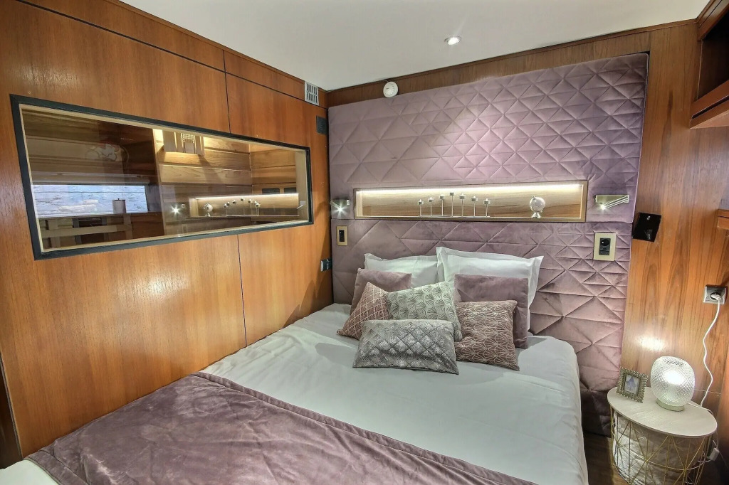 VIP Paris Yacht Hôtel & Spa