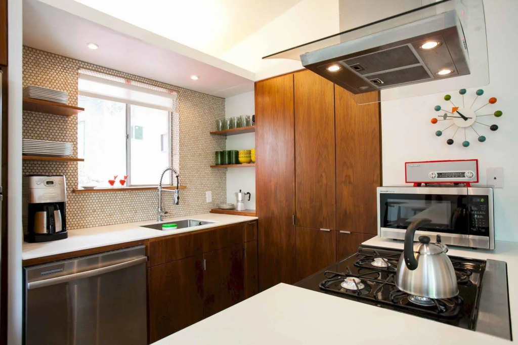 Travis Heights Modern I