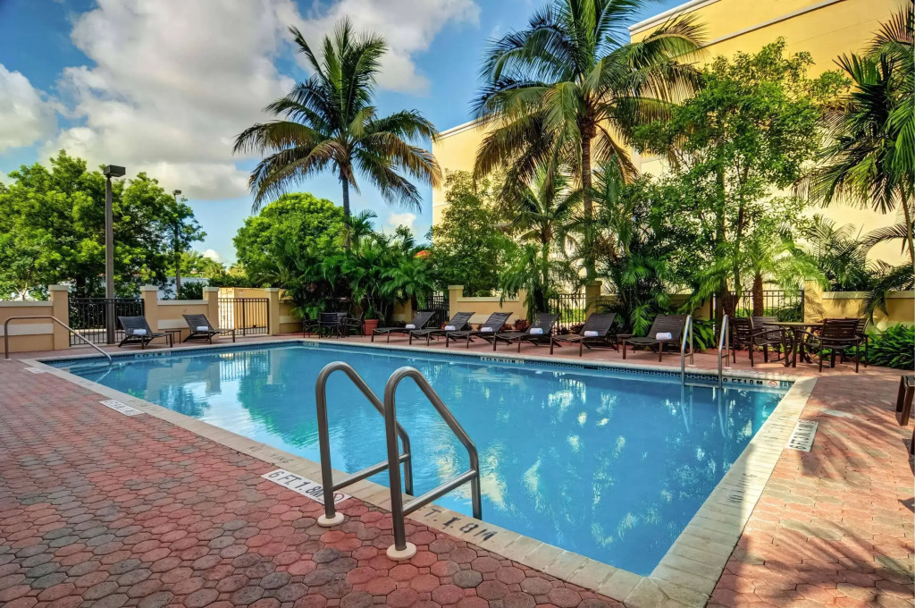 Hyatt Place Fort Lauderdale Cruise Port & Convention Center - Newly Renovated