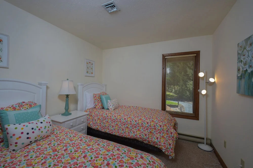 Majestic View 3 Bedroom Townhome