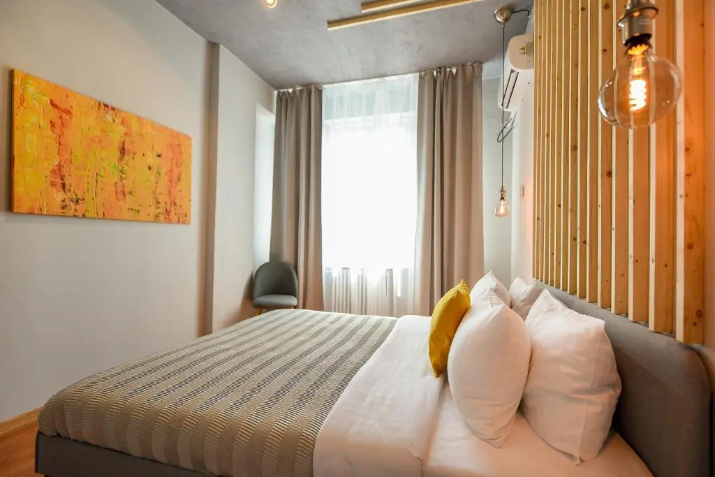 THE INDUSTRIAL. Huge Unirii Square Apartment