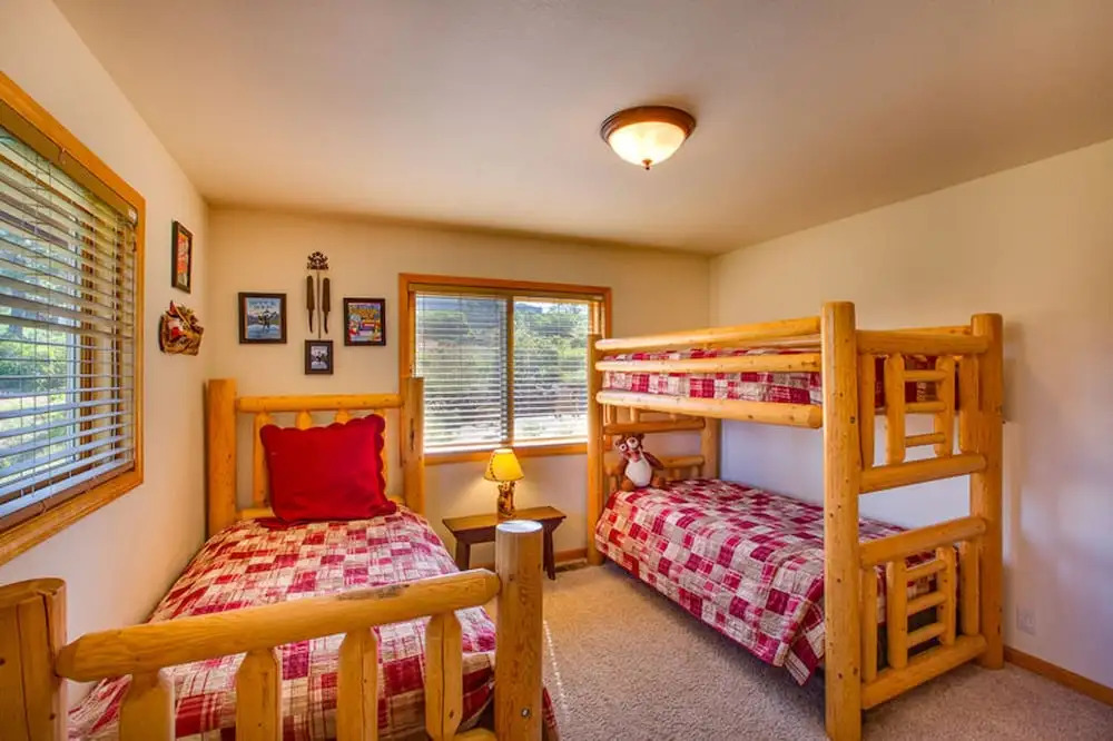 Pinnacle Vista by Tahoe Mountain Properties