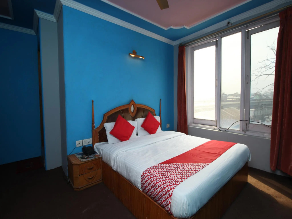 OYO 29553 Hotel Essar