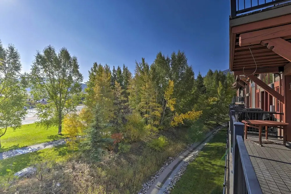Large Deck + Stunning Views: Mtn Condo in Frisco!