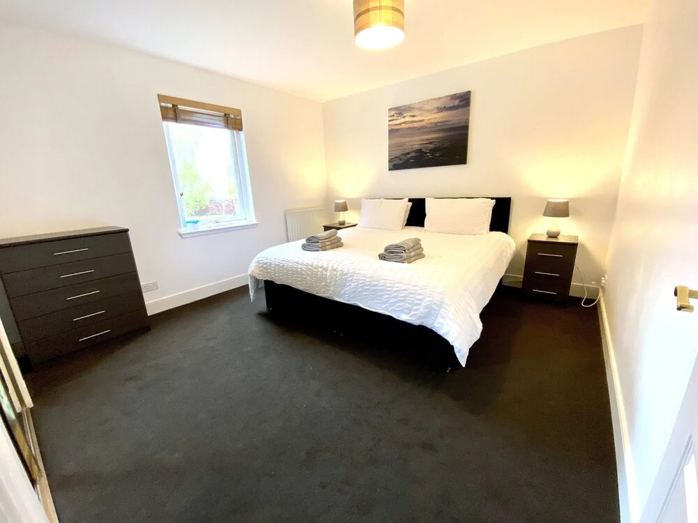 Executive 2-bed Apartment in Elgin