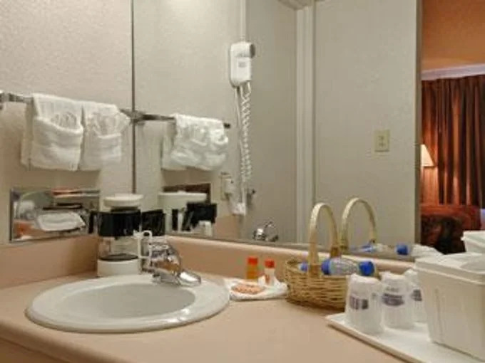 Howard Johnson Inn And Suites Columbus
