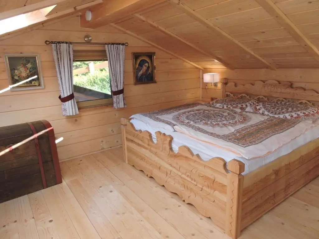 Glühwürmchenhütte und Romantikhütte