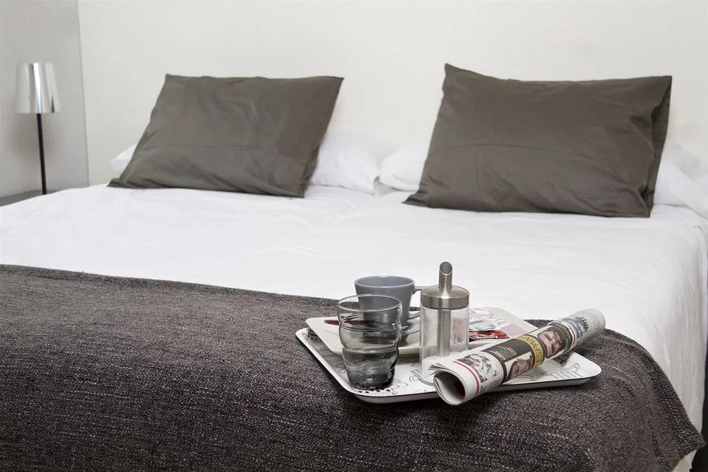 8Rooms Madrid, smart self check-in rooms