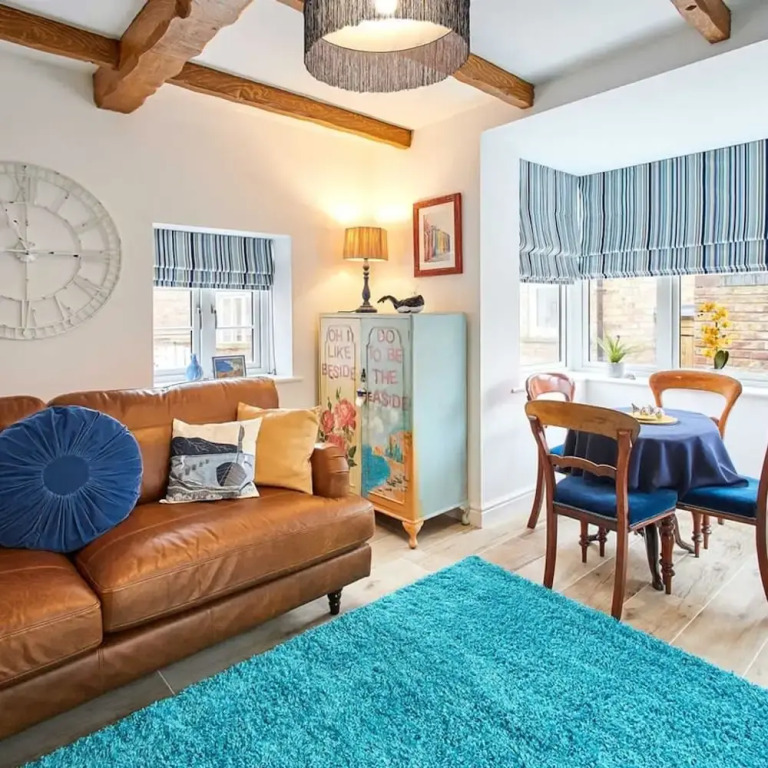 Host Stay The Snug
