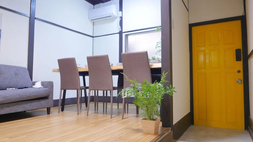 Within walking distance to Shinjuku | 4 min walk to nearest station | Entire 3BR house 75㎡ | Sleeps up to 10 | Family-friendly | High-speed Wi-Fi | Shibuya, Tokyo