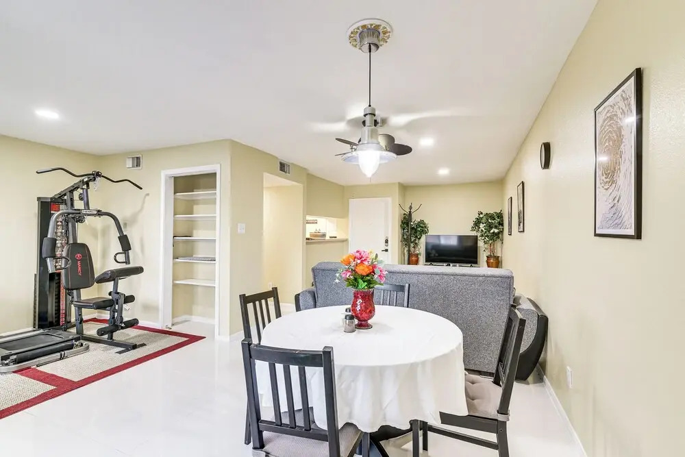 Houston Condo w/ Pool Access ~ 1 Mi to NRG Stadium
