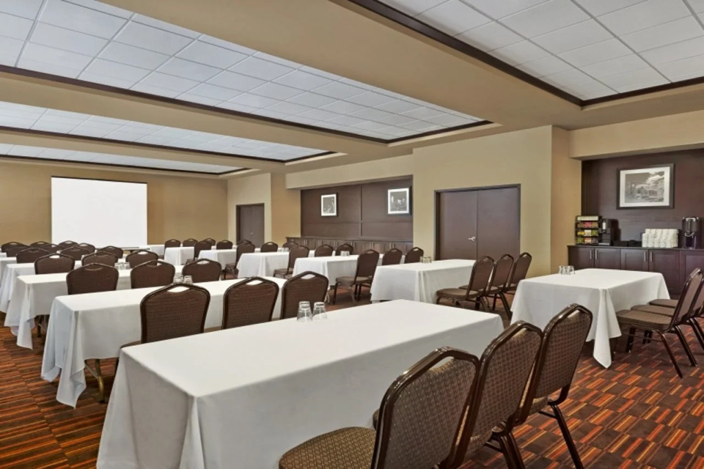 Four Points by Sheraton Edmonton International Airport