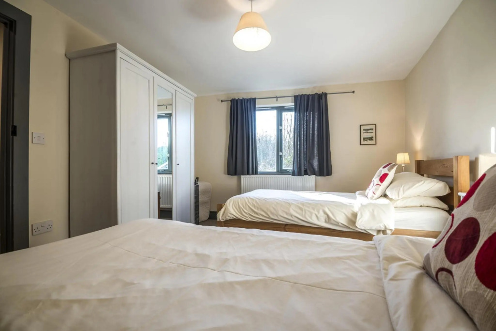 Rock Cottage - 3 Bedroom Holiday Home - Fishguard