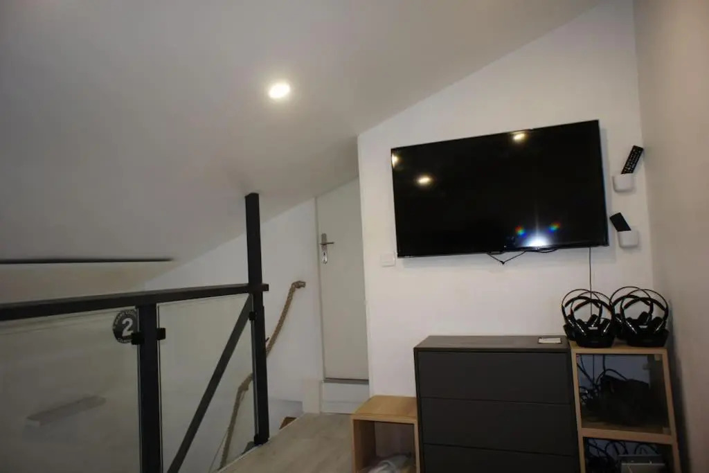 Nice appartment for 6 to 8 people ski in and out in Courchevel