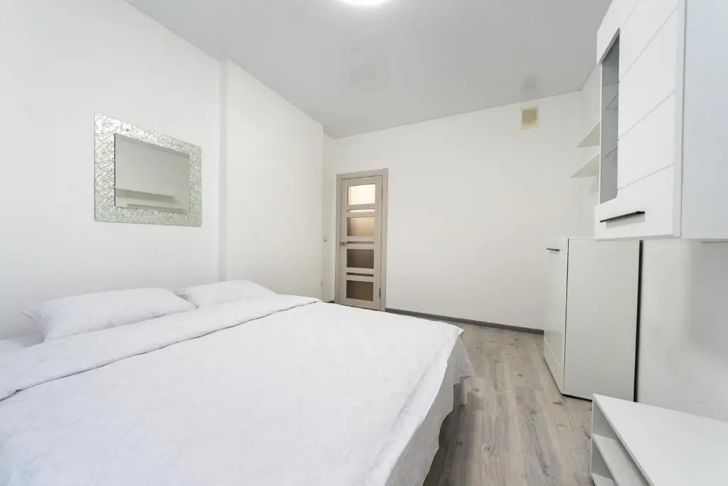 FlatRent Drahomanova 2a, Генератор! ліфти вода опалення
