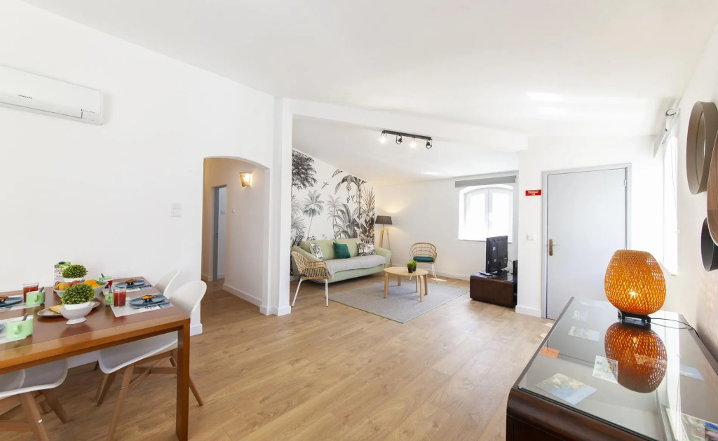 A34 - Aurora Apartment in Casa Feliz