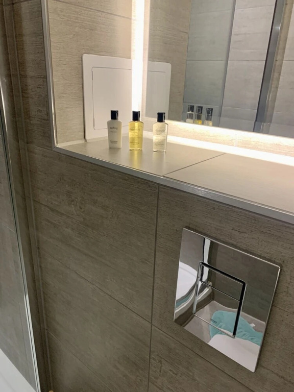Luxury One Bed Apartment With Parking