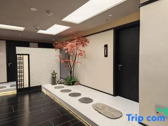 Shijiantang | TIME•FLOW•SANCTUARY Sky Design Hotel (Taiping Road Branch, Penshuichi Metro Station)