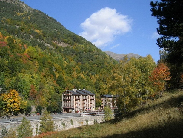 Apartaments La Neu-Mountain Lodges & Restaurant