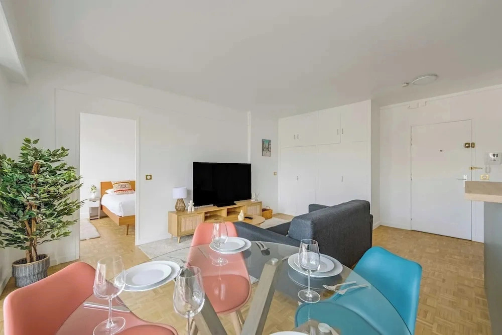 Bright Flat - 1bdr/4p- Near Paris and La Defense