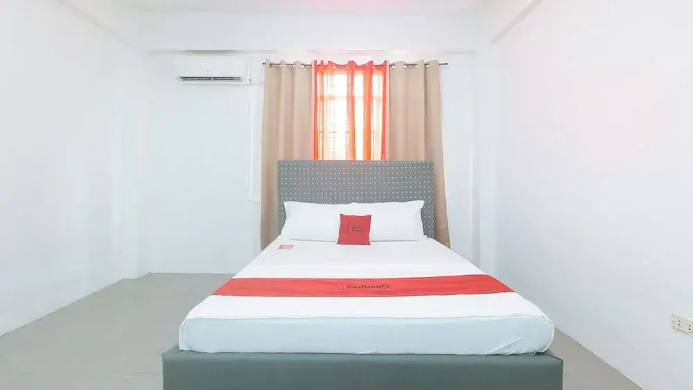 RedDoorz at Najar Residences near NAIA Terminal