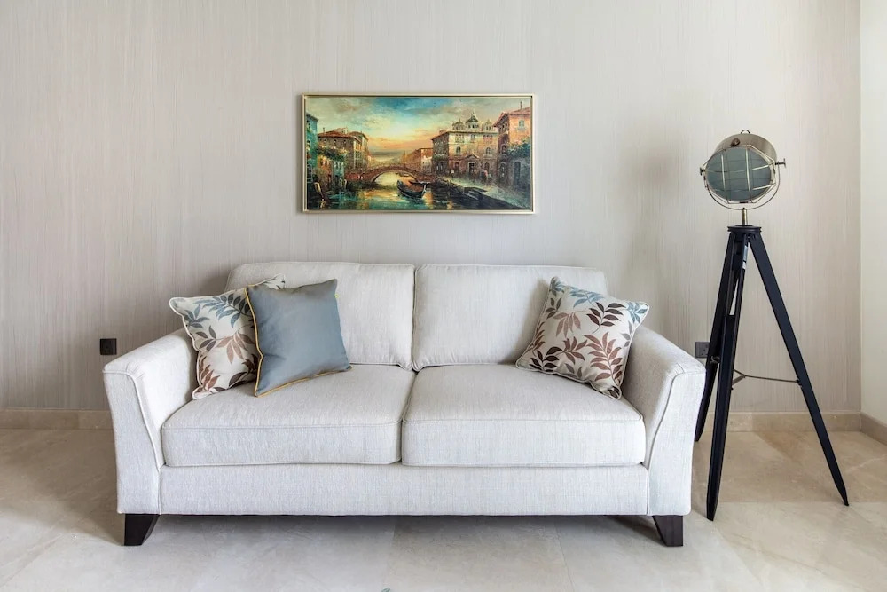 Lavish 3BR With Study in Downtown Dubai