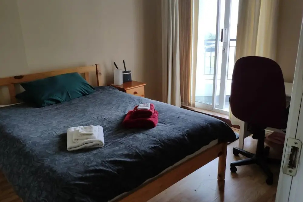 Stunning 6 Bed House With Private Garden in Galway