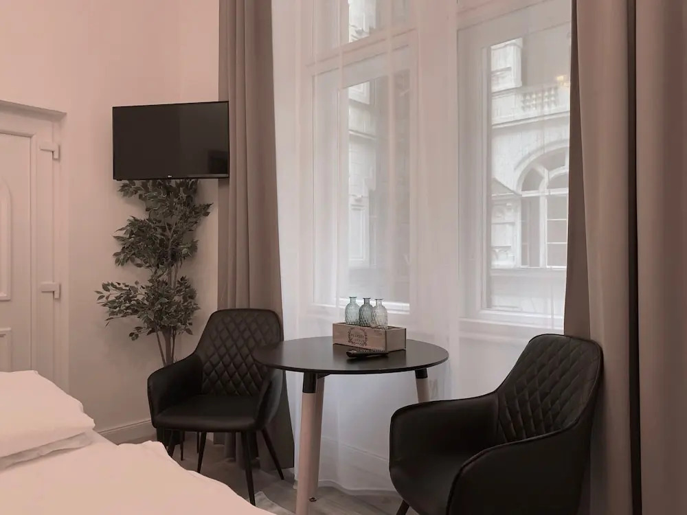 Luxury Apartment by Hi5 - Kálmán Imre Suite