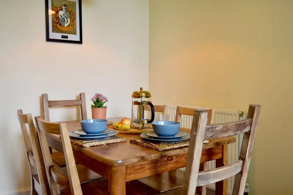 Charismatic 3 Bedroom Flat With Harry Potter Themes