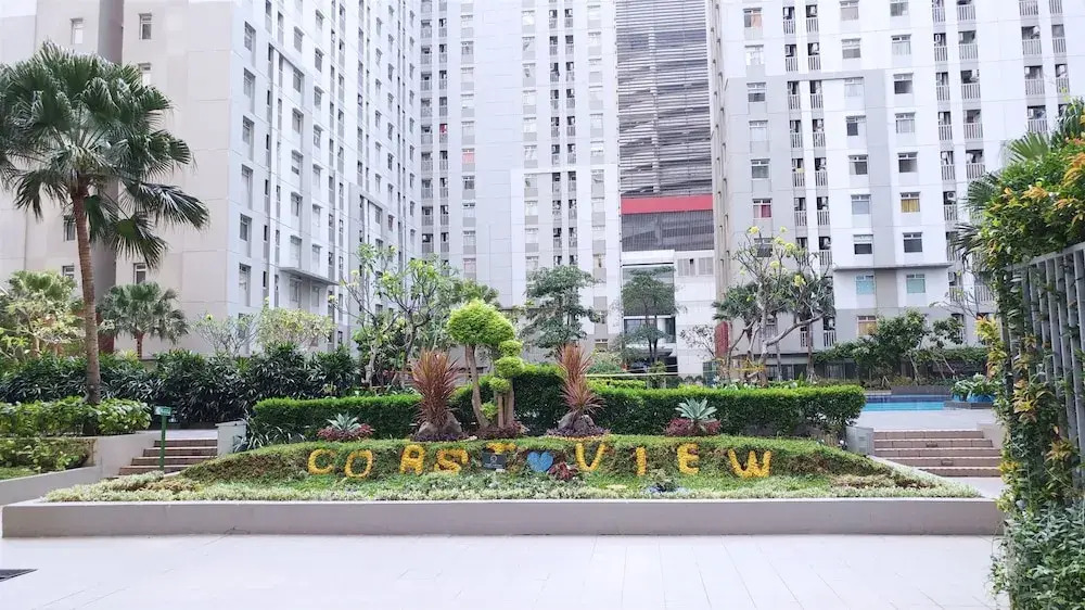 Warm And Cozy Stay Studio Green Bay Pluit Apartment